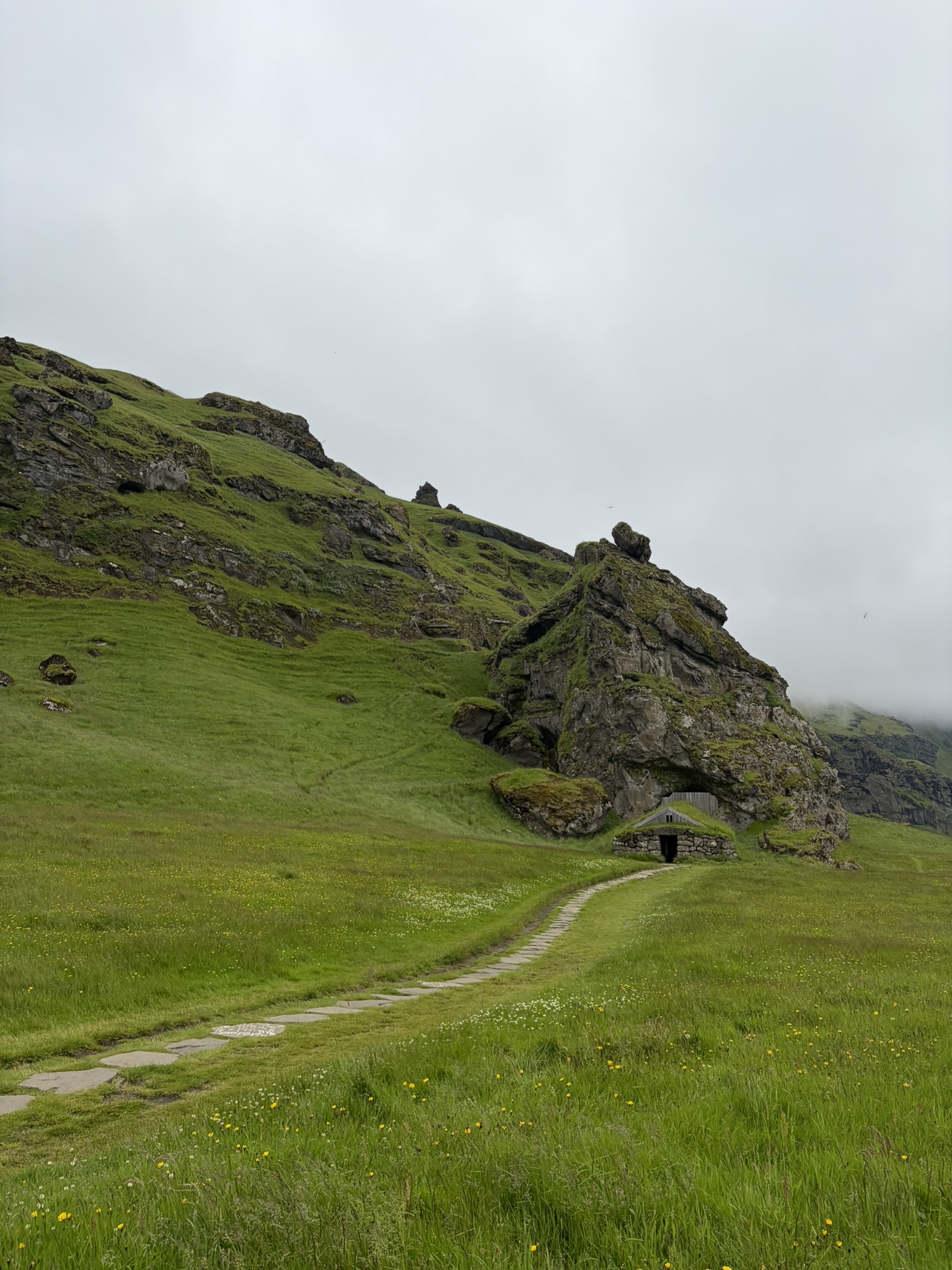Rutshellir Caves