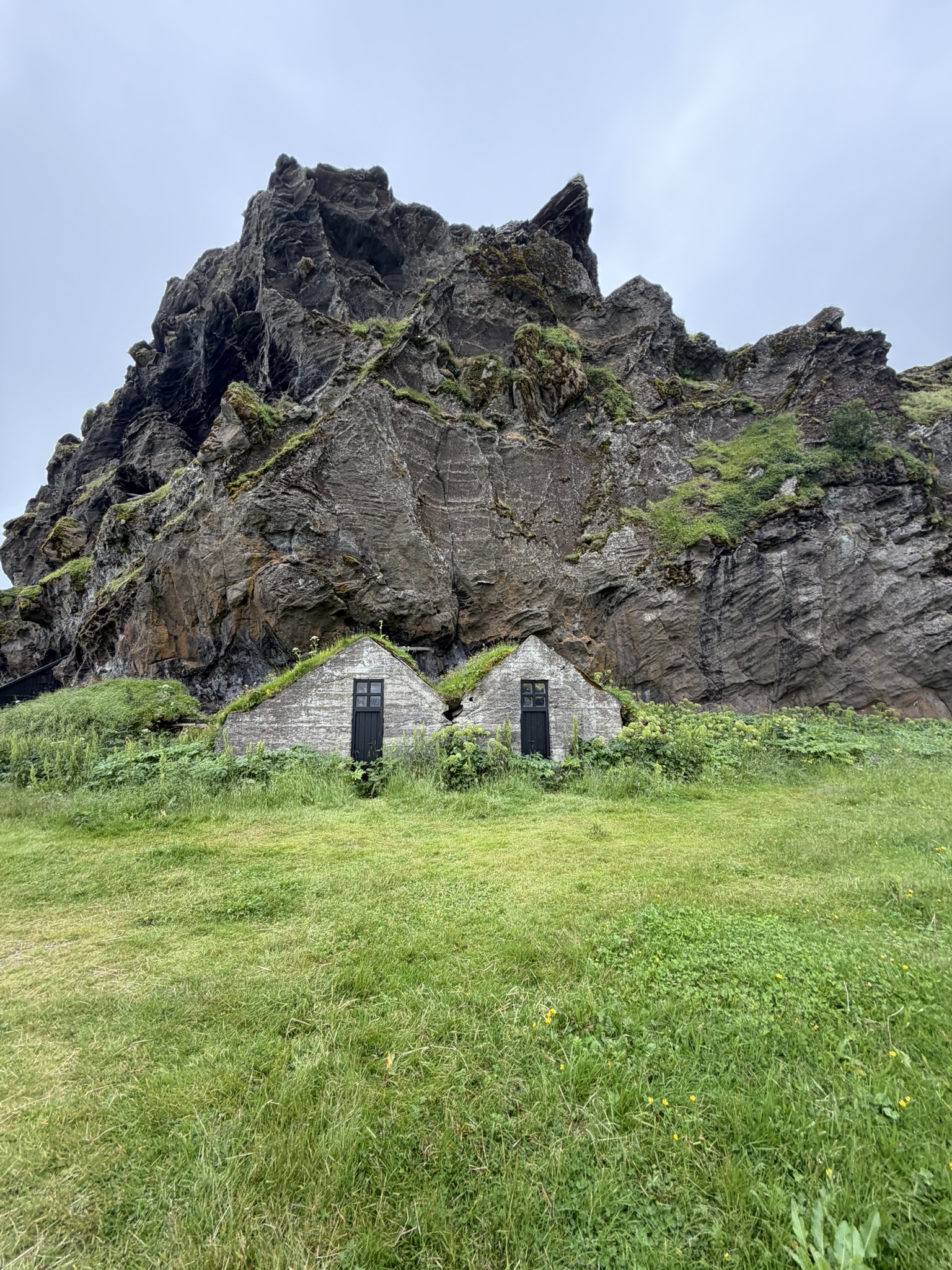 Rutshellir Caves